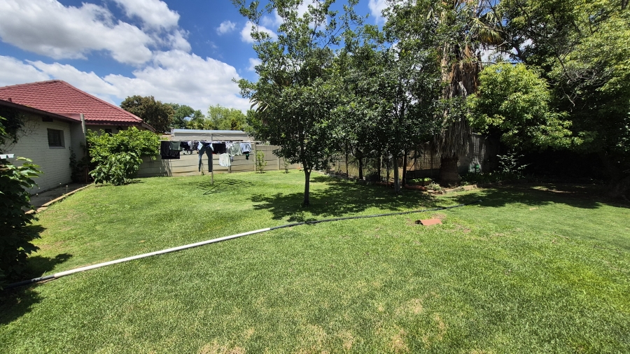 4 Bedroom Property for Sale in Jim Fouchepark Free State